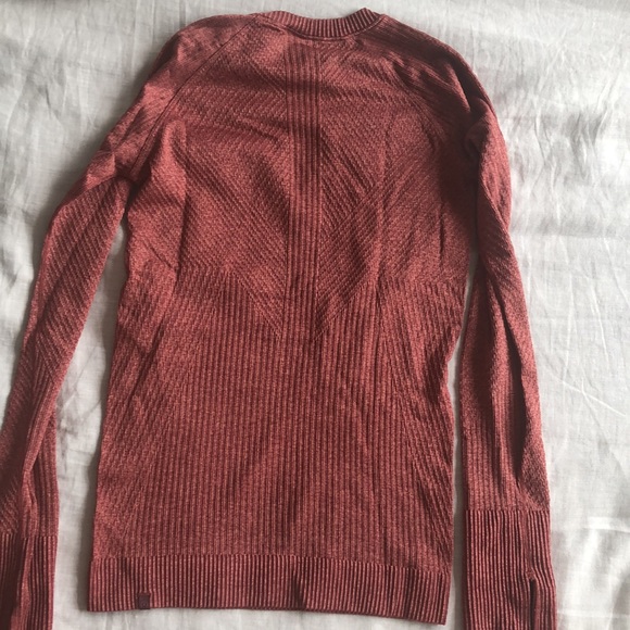 Lululemon running top - Picture 4 of 4